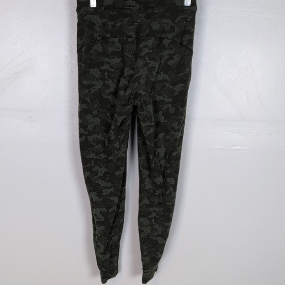 Lululemon Ready to Rulu Jogger - Picture 7 of 11